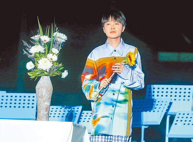 「疗癒系歌手」吴青峰献唱国片《疫起》主题曲。（资料照片）