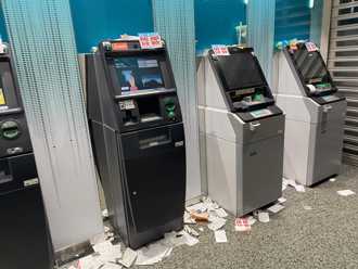 銀行ATM淪垃圾堆 網酸「台灣最美風景」 內行曝無奈真相