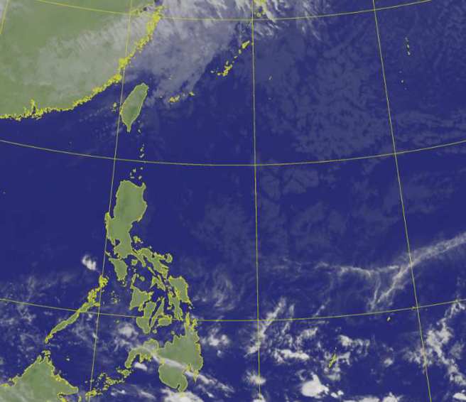 下周菲律宾东方海面有低压扰动发展成颱的趋势。图为卫星云图。(翻摄自气象局)