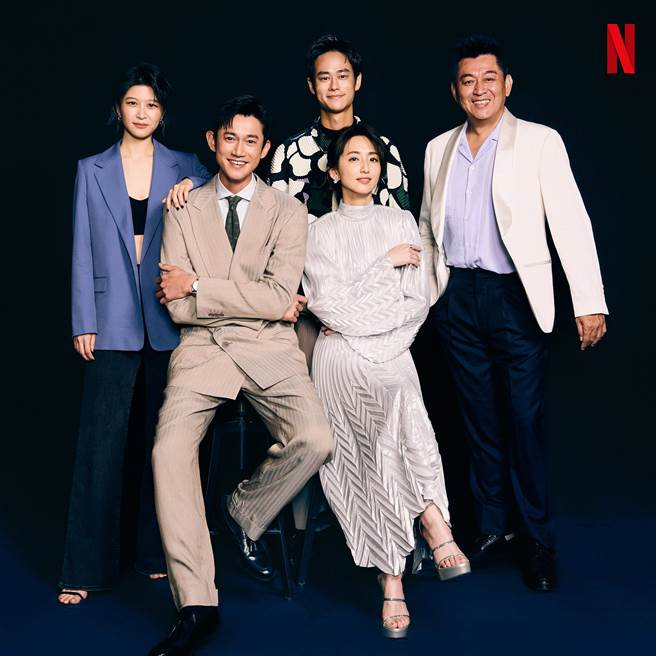 江宜蓉（左起）、吴慷仁、夏腾宏、柯佳嬿、庹宗华。（Netflix提供）