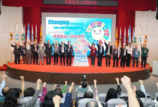 民团举行良心教育座谈会「用爱与良心改变世界」响应联合国国际良心日。（世界之爱和平总会提供）