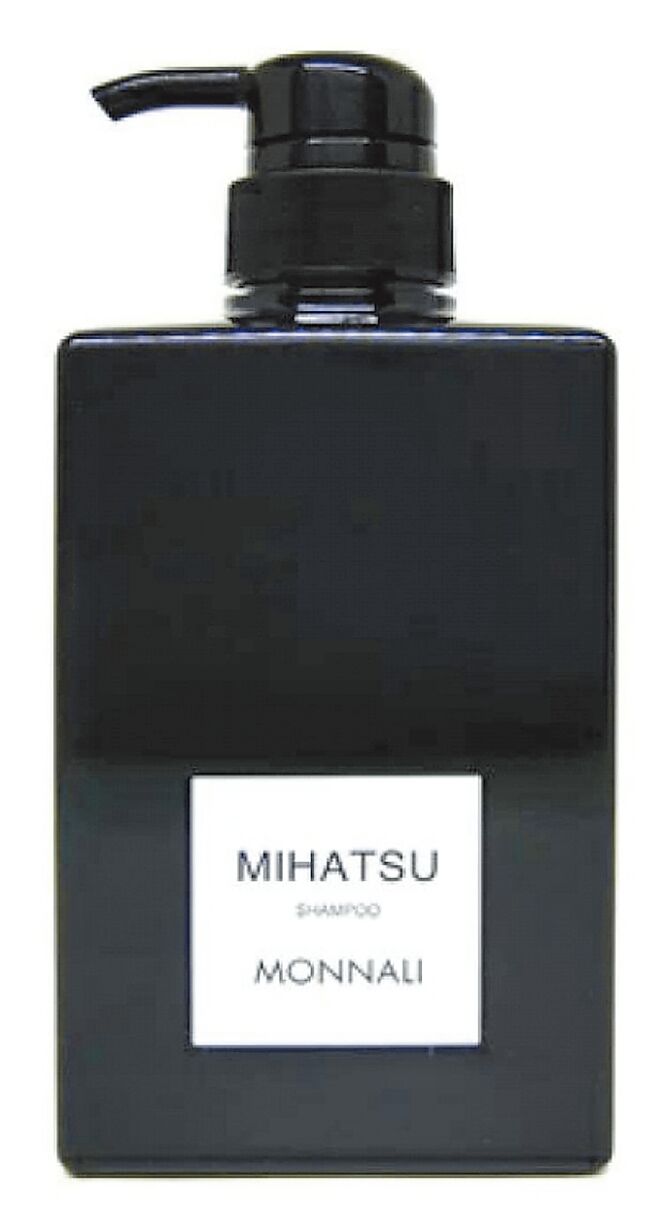 季节转换让头髮出现搔痒、头皮屑、乾燥等问题，台隆手创馆推荐5款日本制养护洗髮品，其中限店独家贩售的MIHATSU魅髮天然活化洗髮精（见图），1880元。（台隆手创馆提供）