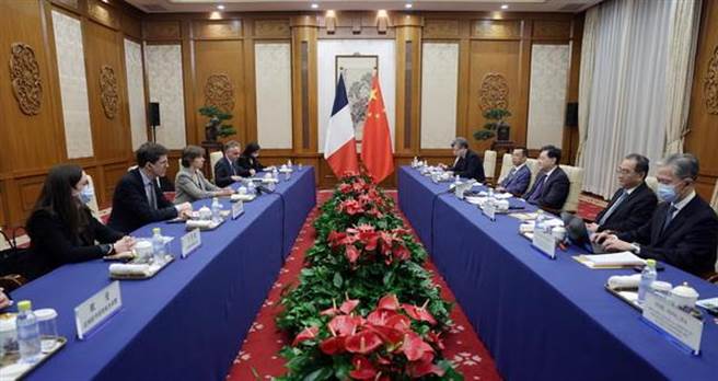 秦刚会见法国外长科隆纳提升全面战略伙伴关系。（大陆外交部）