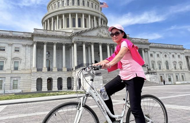 国民党智库执行长柯志恩表示，自己人在华府，且正进行拜会智库等相关工作。（图取自柯志恩脸书）