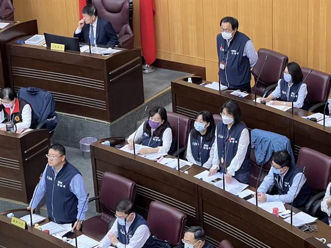 桃园市农业局6日赴议会工作报告，因狒狒议题，林务科跟动保处成质询重点。(蔡依珍摄)