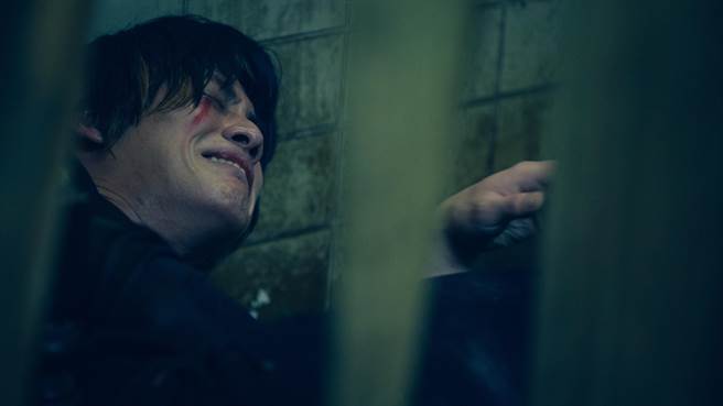 范少勋在《模仿犯》饰演的角色带着极大的创伤。（Netflix提供）