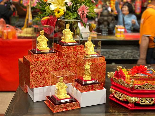 今年只要完成100％打卡除获得遶境证书，还可参加40尊小金妈祖的抽奖。（镇澜宫提供）