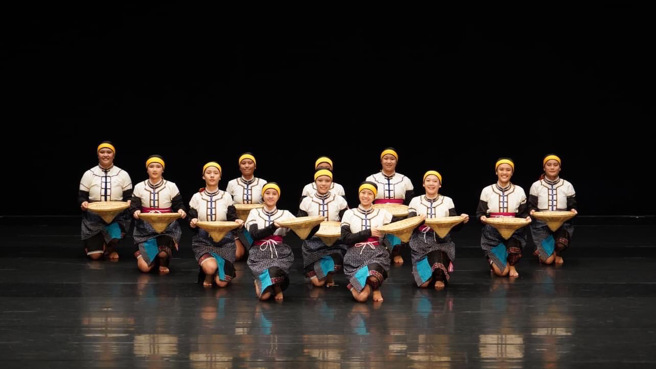 国立臺东高级商业职业学校原住民舞蹈团《铃》。(照片/教育部提供)