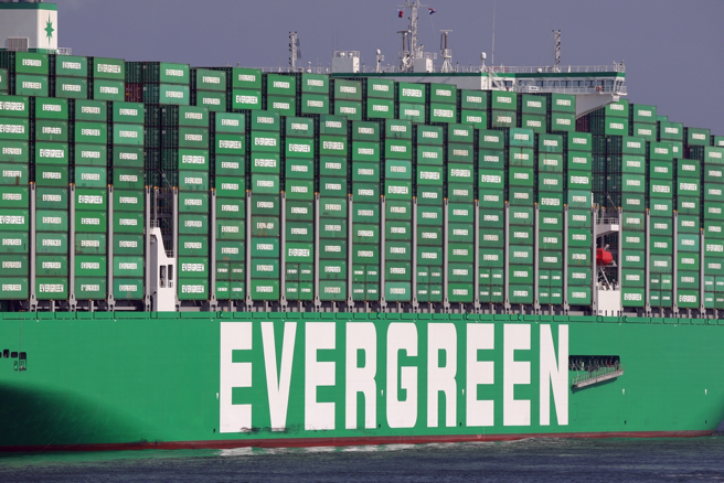 長榮海運貨櫃輪驚傳遭海盜攻擊。（示意圖／shutterstock）