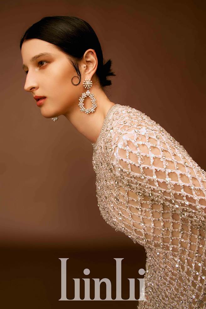 Linli Boutique今年发表的2023春夏高订，以爵士名盘做为发想，带来亮眼的高订新作。（Linli Boutique提供）