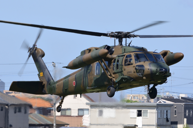 日本陆上自卫队一架UH60直升机，6日于冲绳附近海域上空失联。（图／Shutterstock）