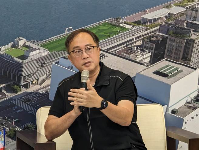 基隆护海公投领衔人王醒之表示，公投的目的是希望可以创造更多社会对话，让基隆市民可以更开放的资讯判断此案对基隆港、市长远的影响。（张志康摄）