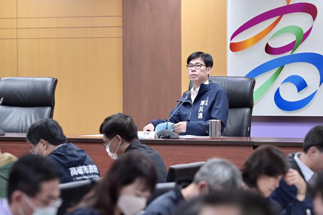 高雄市长陈其迈指示，要密切监控凤梨的产销与价格，透过多元管道，协助高雄凤梨农稳定价格。（高市新闻局提供）