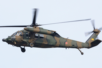 自衛隊直升機自雷達消失 日本尋獲機身殘骸持續搜救