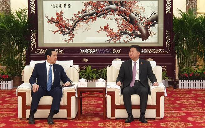 马英九在总统任内维持两岸良好闗系。图为马英九去年访问大陆会见国台办主任宋涛。（蓝孝威摄）