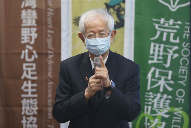 中研院前院长李远哲今天以受邀至全国NGOs会议以「气候变迁与人类的未来」为题分享。（杜宜谙摄）