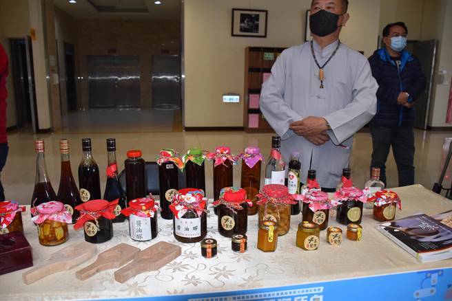 苗栗縣政府勞青處推出職訓14班次，包括農產加工課程。（謝明俊攝）