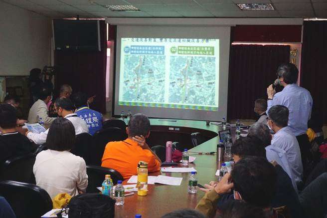 國道1號后里至大雅路段將進行拓寬，立委楊瓊瓔7日邀相關單位舉行地方說明會。（陳淑娥攝）