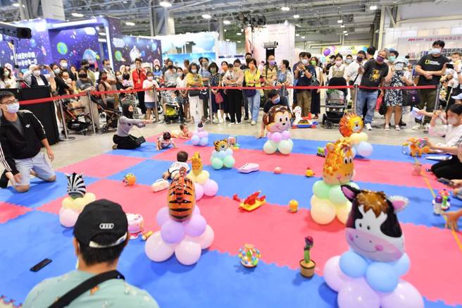 卡多摩婴童馆对公益不遗余力，每年都会与励馨基金会及爱馨伙伴，共同举办亲子市集活动及多种大型比赛。(照片/台湾卡多摩婴童馆提供)