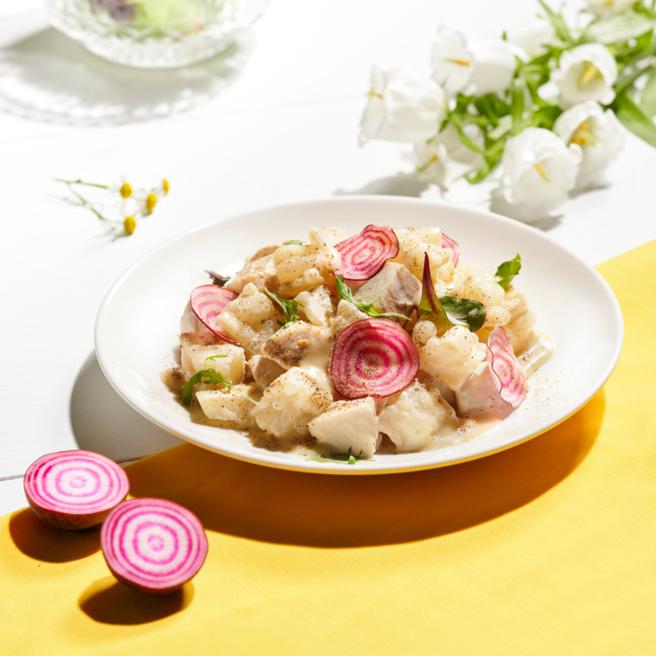 凉拌凤梨苦瓜鸡。(飨宾餐旅提供)