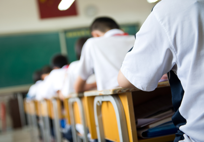 一名網友表示，今年學測他考了26級分，結果媽媽覺得相當丟臉，還故意不買他的便當。（示意圖／shutterstock）