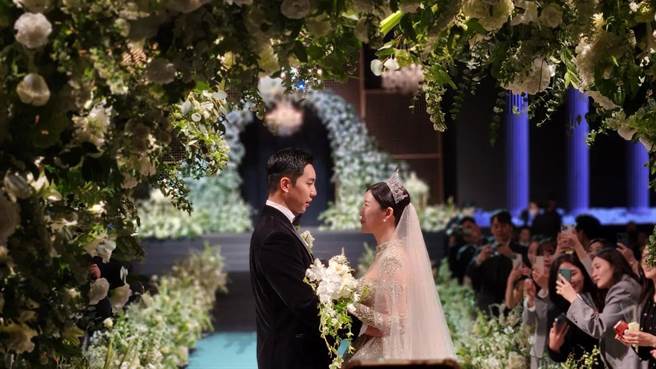李昇基顶平头娶李多寅 700人世纪婚礼「半个演艺圈都来了」-雨霖铃_词牌名