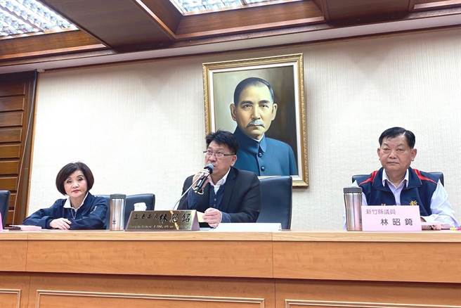 立委林思铭（中）邀集相关单位研议「建构外五里交通路网」会议。（林思铭提供／罗浚滨新竹传真）