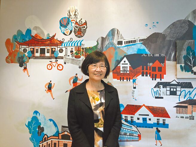 台北市观传局长陈淑慧接受本报专访，她强调观光要有差异化并借力使力，不但要吸引大家来访，更要让观光客觉得只来一次不够玩。（张芷瑜摄）