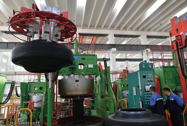 中國民營經濟研究會副會長任澤平日前發文指出，民營經濟的春天已來，要各界對大陸經濟前景保持樂觀。（新華社）