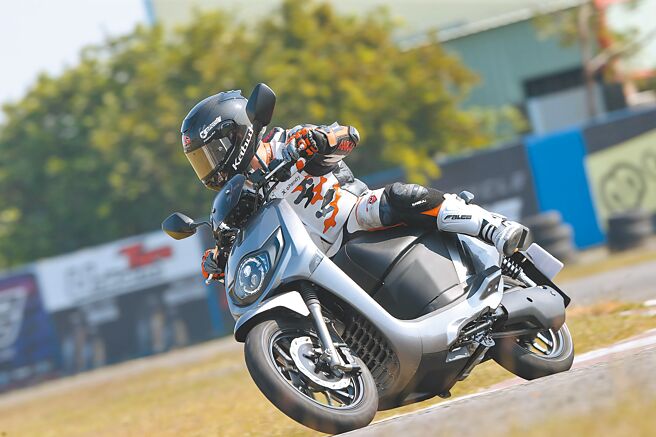 eReady Run购车再加码6000元，搭配政府普发现金最高可省下1.2万元。（台铃工业提供）