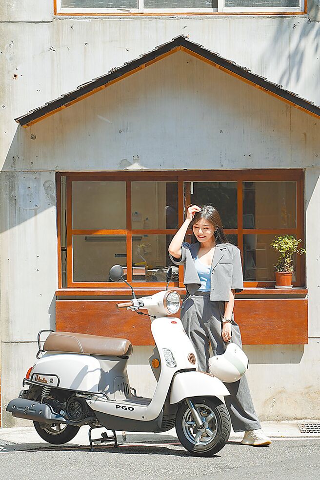 PGO J-bubu115 CBS推燃油车早餐价，日付66元骑回经典时尚车。（PGO提供）