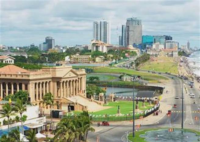 大陸駐斯里蘭卡使館營救出13名被困大陸公民。（觀察者網）