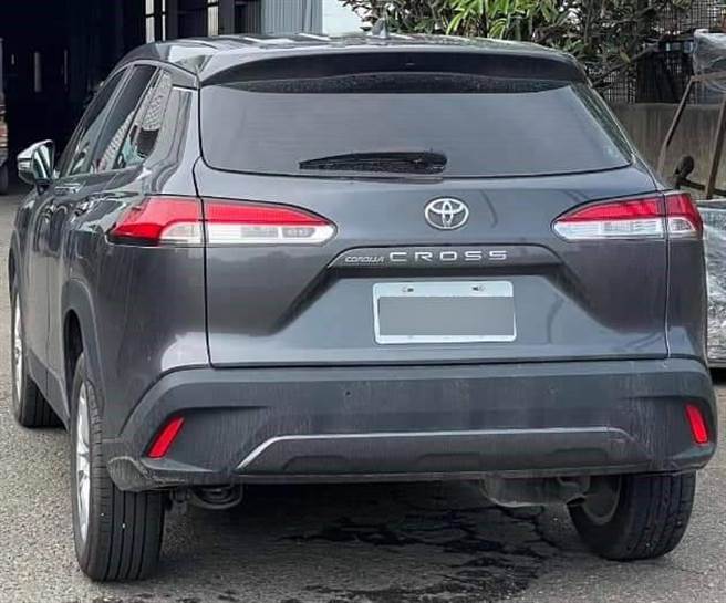 民眾质疑执勤车辆上没有任何环保局的相关字样。（翻摄脸书「溪湖人生活圈」）