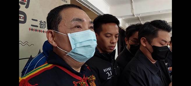 郭朱配卡侯？新北市長侯友宜受訪表示，朱立倫主席強調他是總教練，相信他一定凝聚大家共同的力量，面對國家人民做出最好的選擇。（陳慰慈攝）