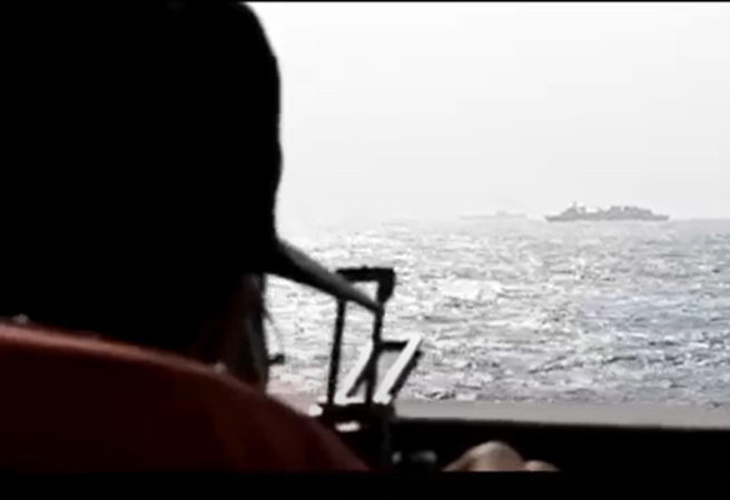 國防部公布影片回嗆陸軍演，海上監控「山東艦」畫面首曝光。(國防部提供)
