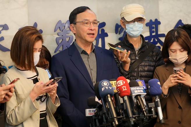 國民黨主席朱立倫今早出席「銀光社會力，翻轉高齡新觀念」座談會。（文傳會提供）