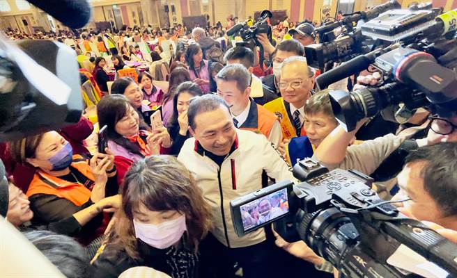 新北市长侯友宜也在同场活动展现出雄厚实力，拥护者大呼「选总统」，可看出选民对他的期待。（吕健豪摄）