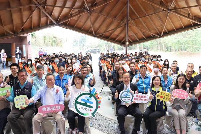 嘉义市长黄敏惠出席嘉义县市优秀学生青年表扬大会。（嘉义市政府提供／廖素慧嘉市传真）