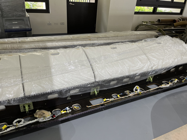 波音777客机的置物箱。（朝阳科大提供）