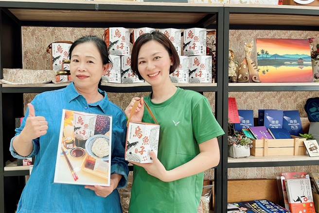 云林县乌鱼子业者林怡伶（右）推出「乌鱼子乾拌麵」，让乌鱼子有新吃法。（口湖游客中心提供／张朝欣云林传真）