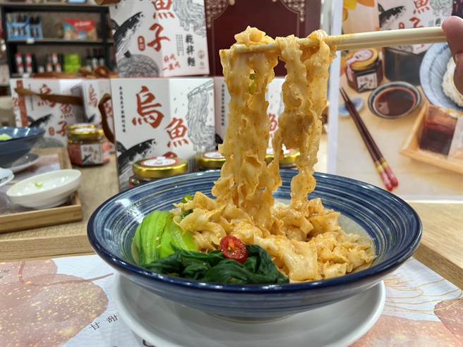 「乌鱼子乾拌麵」结合云林县在地农特产，口味独特订单不断。（口湖游客中心提供／张朝欣云林传真）