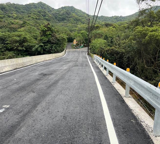經市府養工處與石門區公所共同努力復建之下，已於4月6日完工通車。（工務局提供）