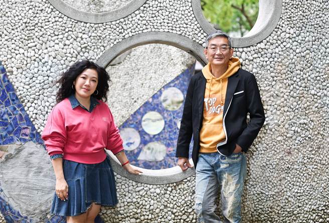 吴雅雯（左）、彭维昱在电视圈经历都超过30年。（陈俊吉摄）