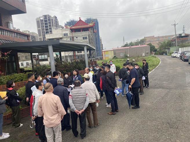 县府工商发展处7日邀集相关单位会勘。（苗栗县政府提供／李京升苗栗传真）