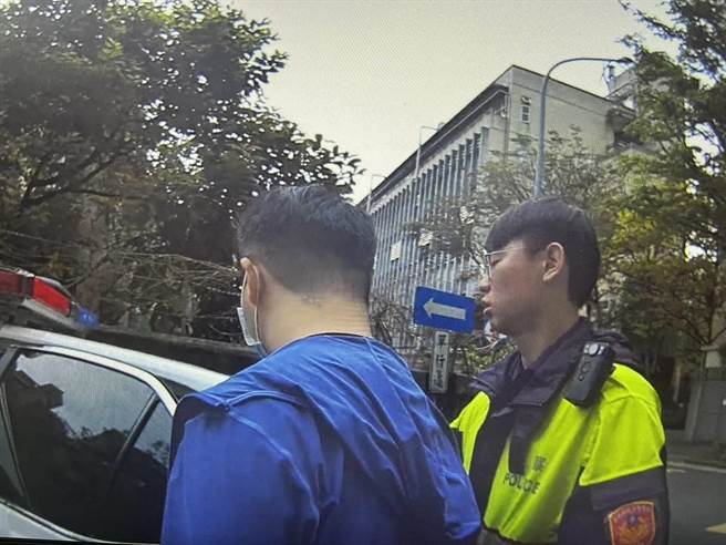 警方將偷拍的林姓嫌犯移送法辦。（翻攝畫面）