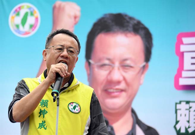 赖坤成投入台东立委初选，今天举行服务处成立茶会。（庄哲权摄）