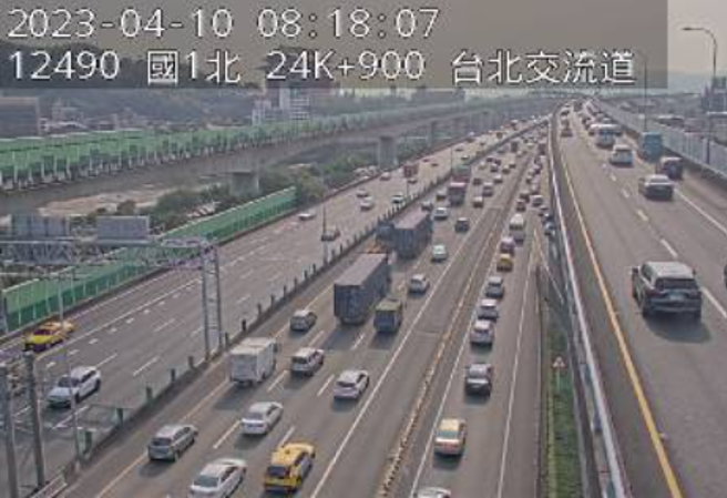 國道1號北上24.4公里處10日上午發生2車追撞，造成該路段回堵6公里。（圖／翻攝自高公局）