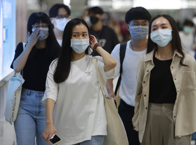 台湾人讲话很常加上「蛤」，引起网友讨论。(资料照)