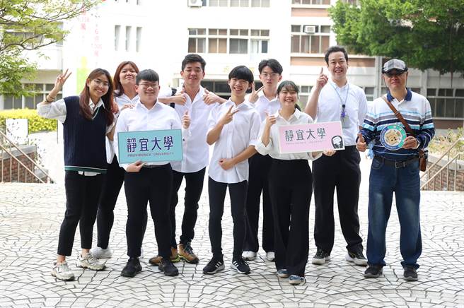 静宜海青班影音创作科学生，参加「品味Lagoon趣生活」分镜稿暨微电影徵件比赛，荣获银奖、佳作及2件入围佳绩！（静宜大学提供）