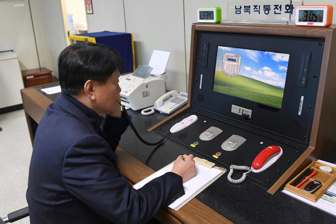 南韓統一部及國防部表示，兩韓共同聯絡辦公室及軍方通訊線路今天上午與北韓的例行通話依舊未接通，已經是7日起連續第4天未能正常進行通話。(資料照/美聯社)